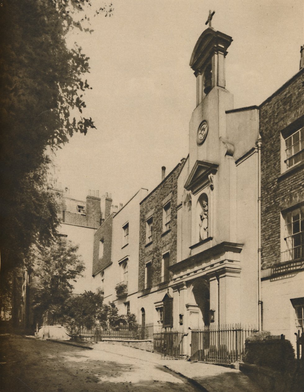 Holly Place, A Quiet By-Way no lado de Hampstead Hill, c1935. de Unbekannt