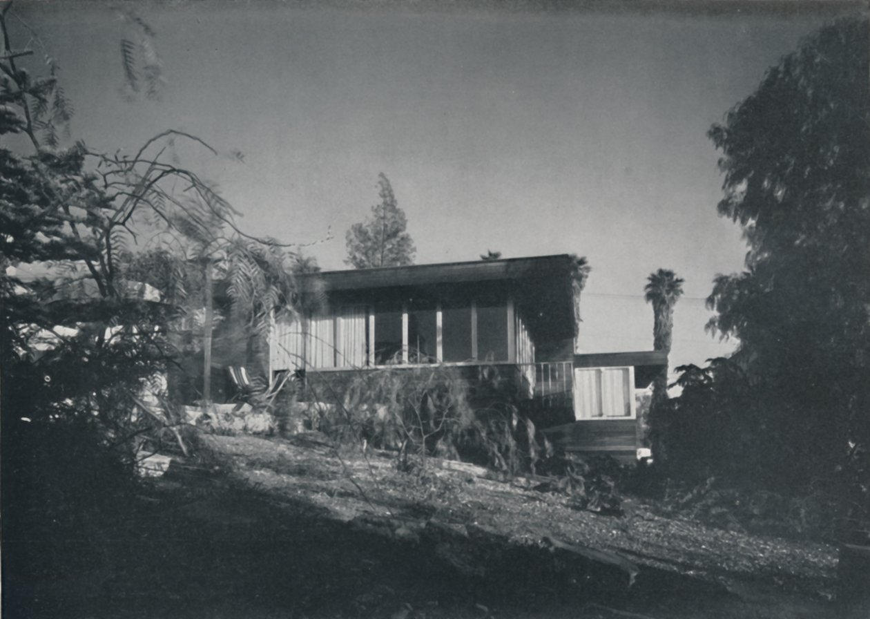 Casa em Los Angeles por Richard J Neutra. - Vista para o pátio e o jardim, 1942 de Unbekannt