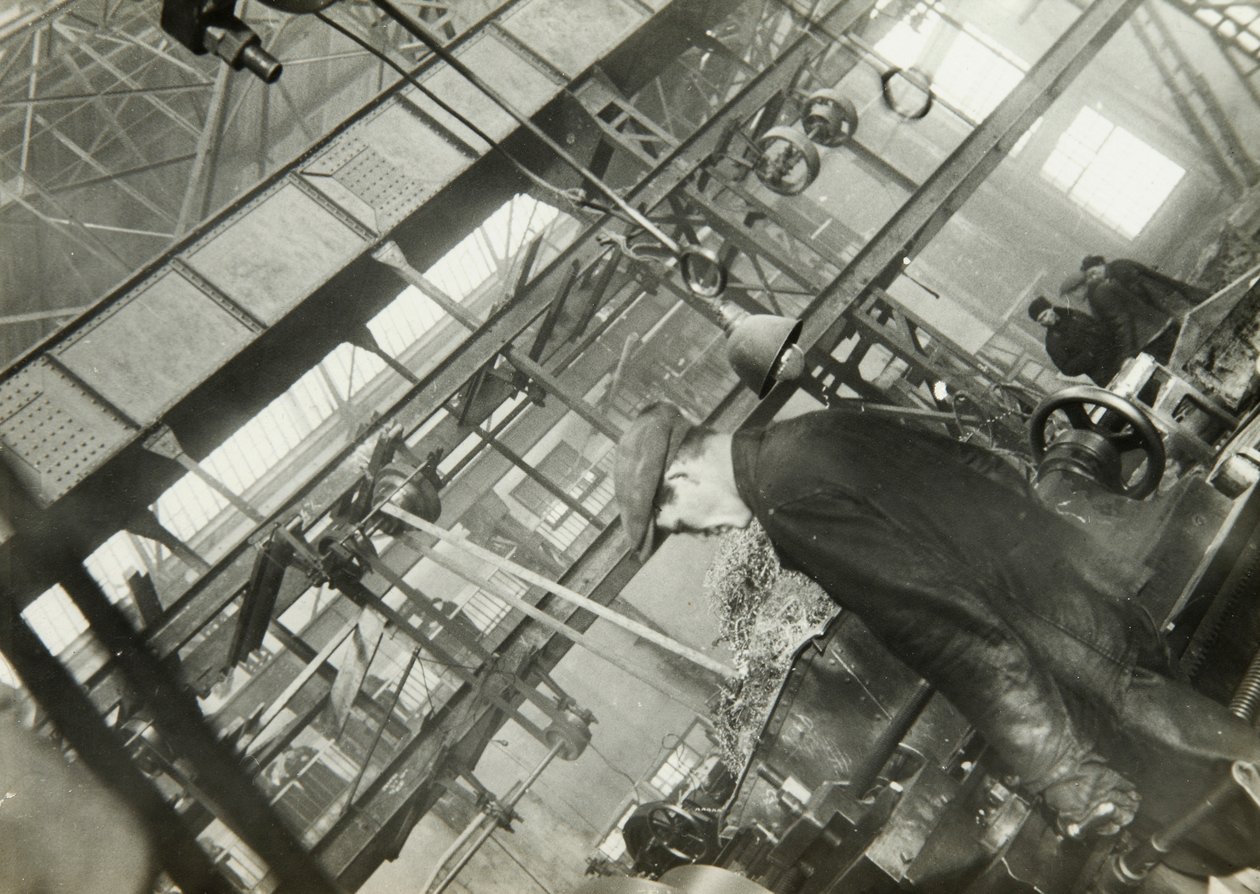 Em uma fábrica de engenharia mecânica, URSS, década de 1930 de Unbekannt