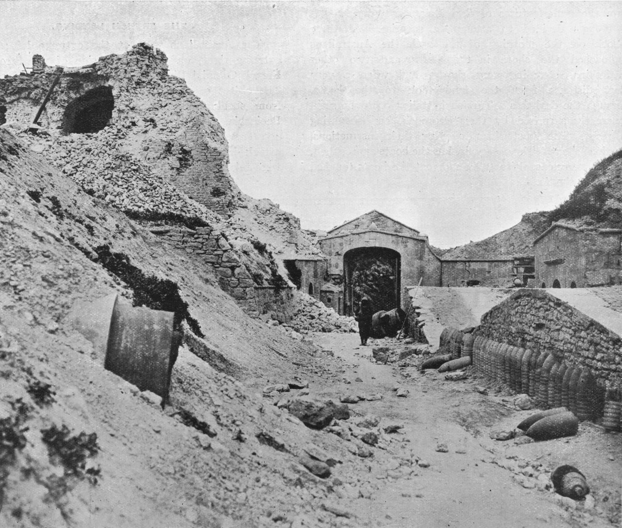 Dentro da fortaleza destruída de Sedd el Bahr, 1915 de Unbekannt