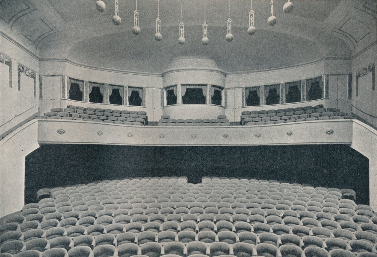 Interior de um novo teatro Kino no West End de Berlim, c1913 de Unbekannt