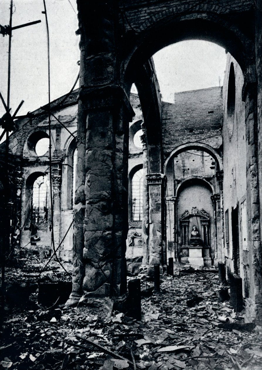 Interior da Igreja de Santa Maria Le Bow, Cheapside queimado em um ataque aéreo, 1941 de Unbekannt