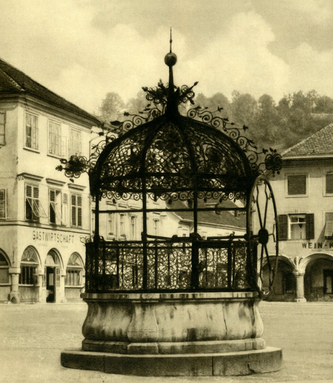 Iron Well, Bruck an der Mur, Estíria, Áustria, c1935. de Unbekannt