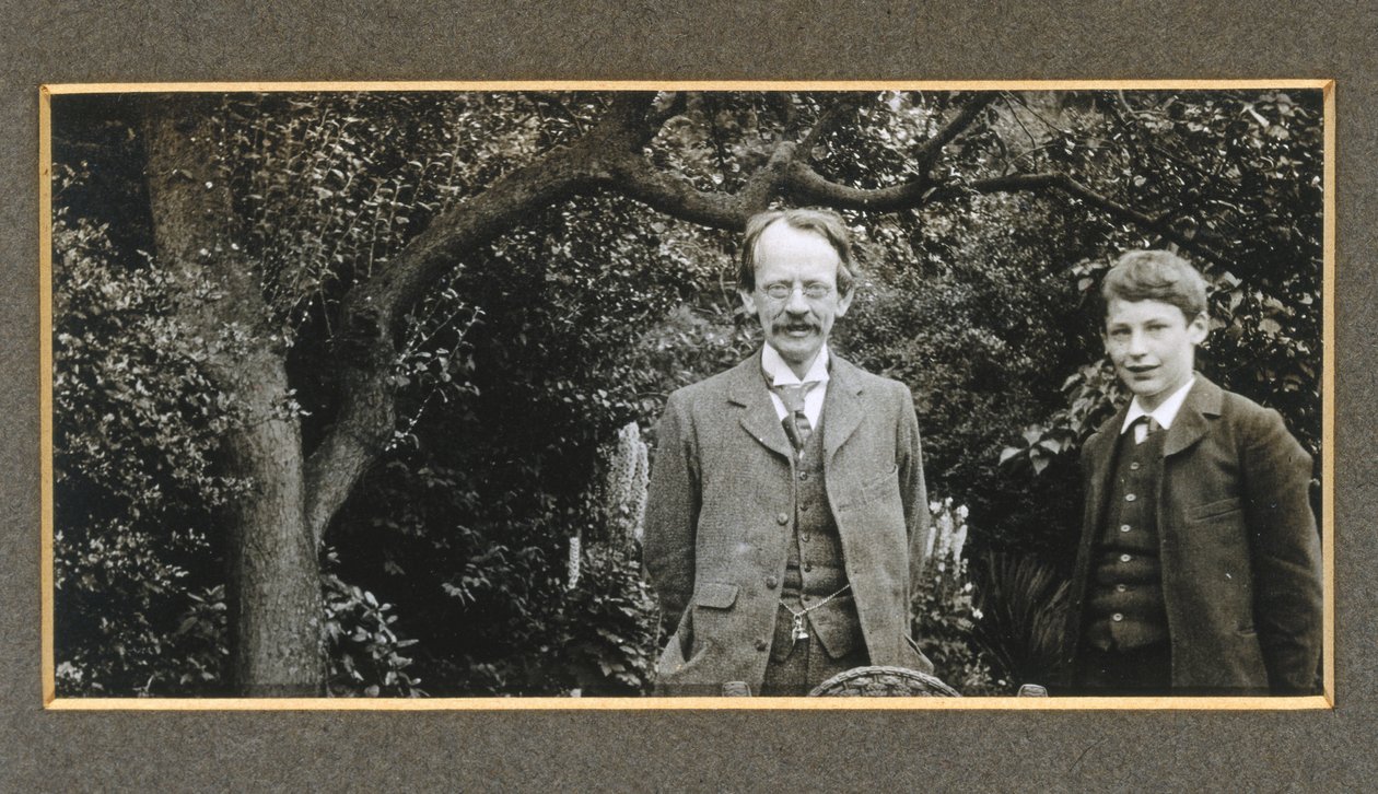 J J J Thomson com o seu filho, George, c 1909 de Unbekannt