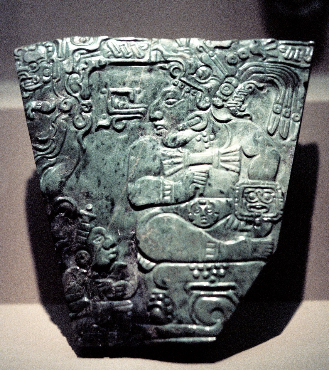 Placa de jade mostrando um rei maia sentado, 400-800 de Unbekannt