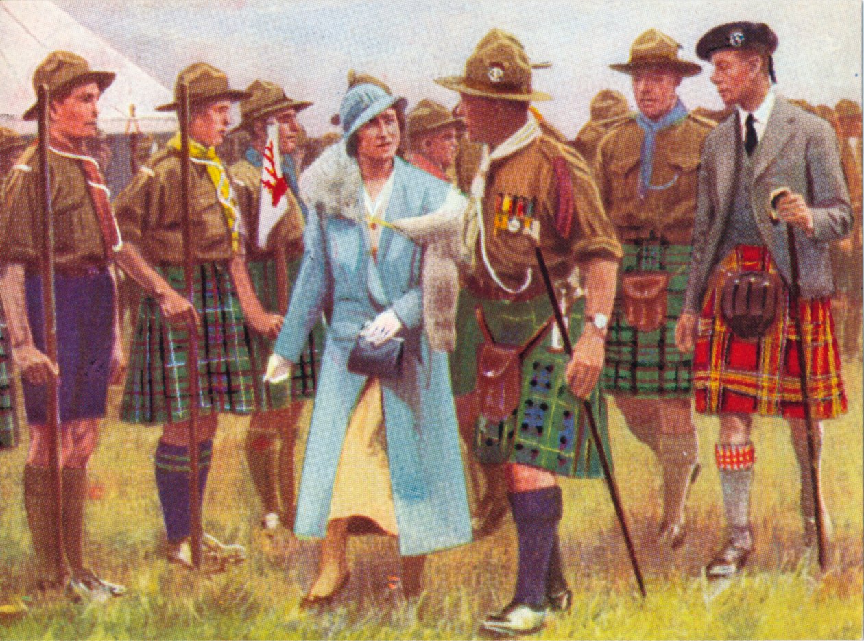O rei George VI e a rainha Elizabeth inspecionam olheiros em Portree, na ilha de Skye c1935 de Unbekannt