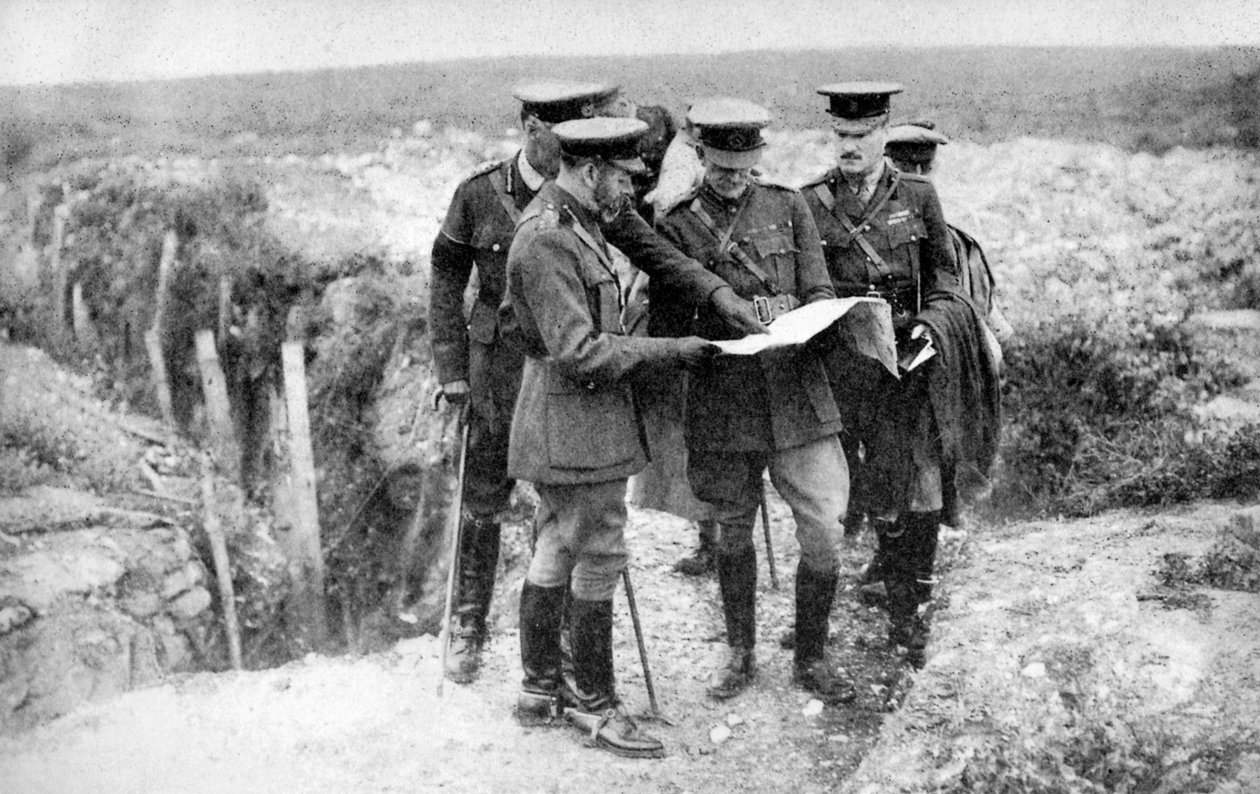 Rei George V 1865-1936 em St Georges Hill, perto de Fricourt, 10 de agosto de 1916, 1936 de Unbekannt