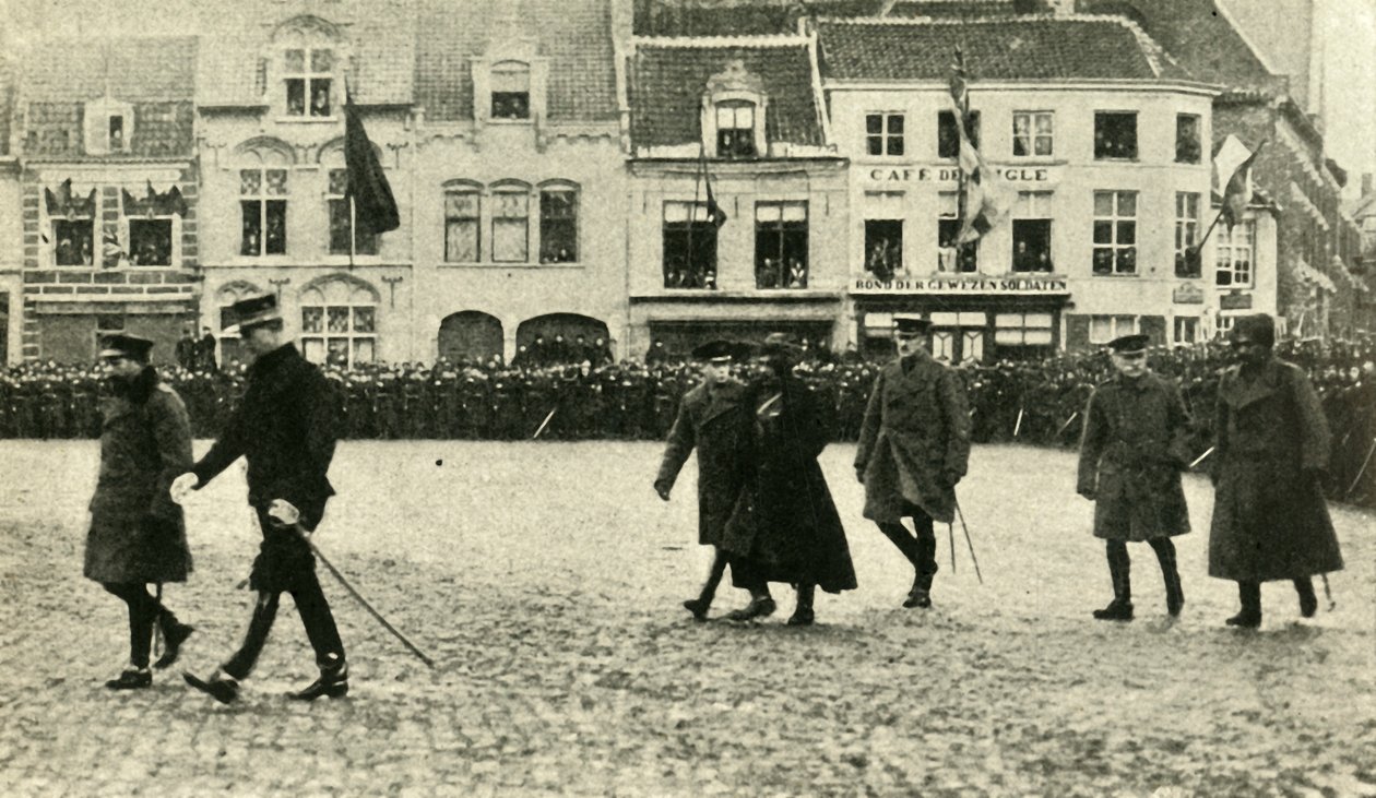 Rei George V em Furnes, Bélgica, Primeira Guerra Mundial, 4 de dezembro de 1914, 1920. de Unbekannt