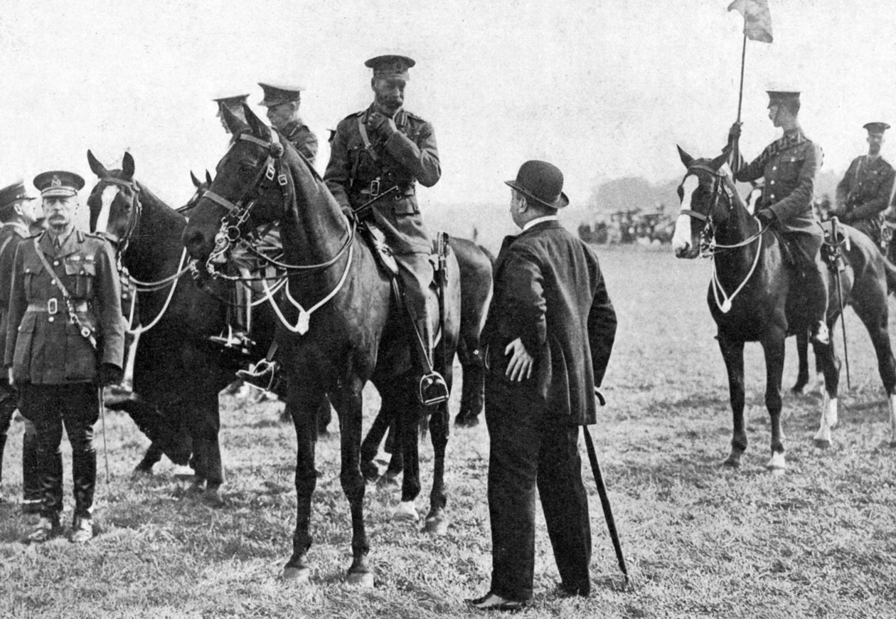 Rei George V em uma inspeção de tropas em Aldershot, Primeira Guerra Mundial, 1914-1918, c1920 de Unbekannt