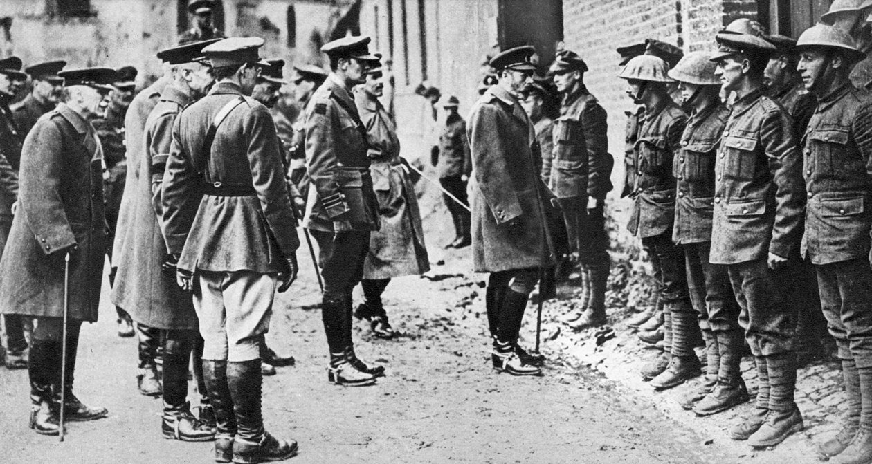 Rei George V com o sétimo batalhão Sherwood Foresters, Primeira Guerra Mundial, março de 1918 de Unbekannt