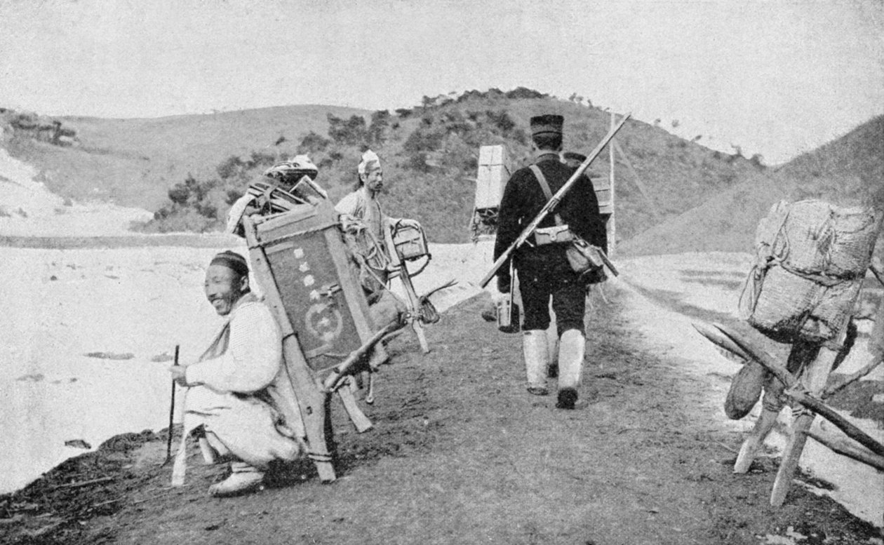 Coolies coreanos atuando como carregadores de soldados japoneses, Guerra Russo-Japonesa, 1904-5 de Unbekannt