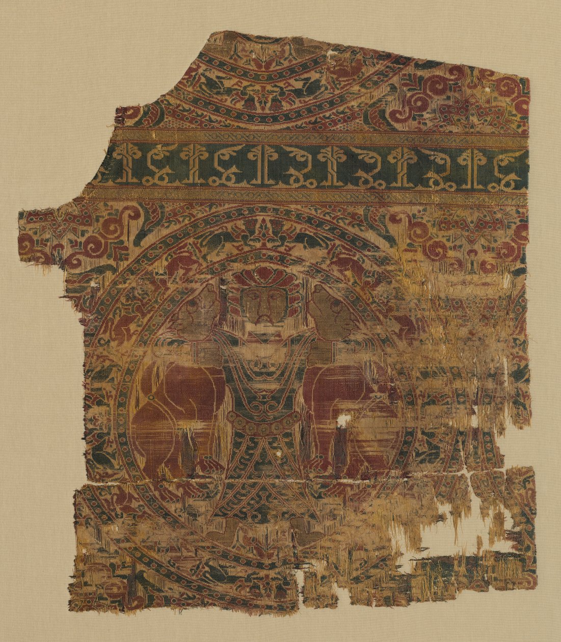 Lampas com estrangulador de leão, de um Dalmático de São Bernardo Calvo, 1200-1243. de Unbekannt