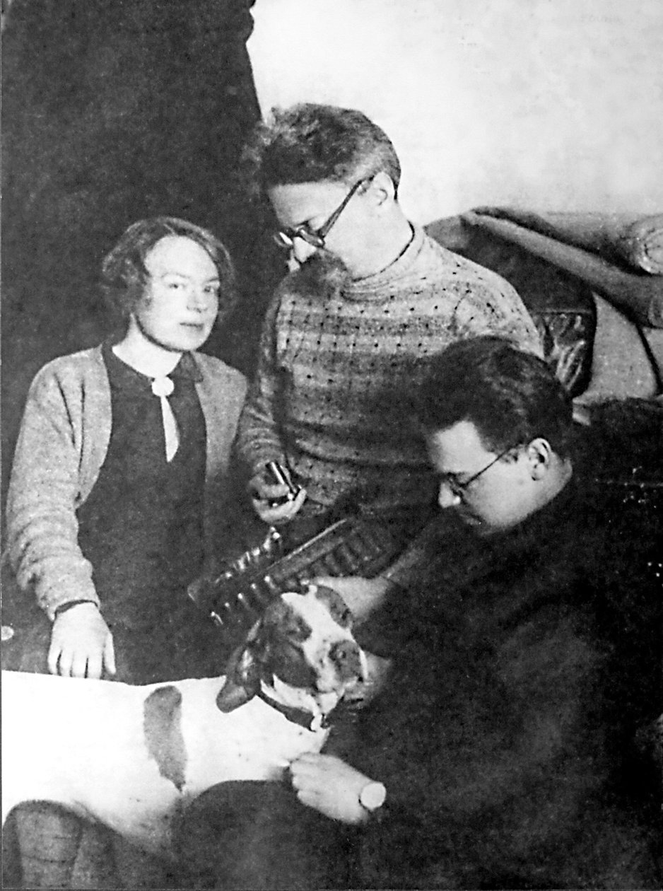 Leon Trotsky e sua família, Alma Ata, URSS, 1928 de Unbekannt