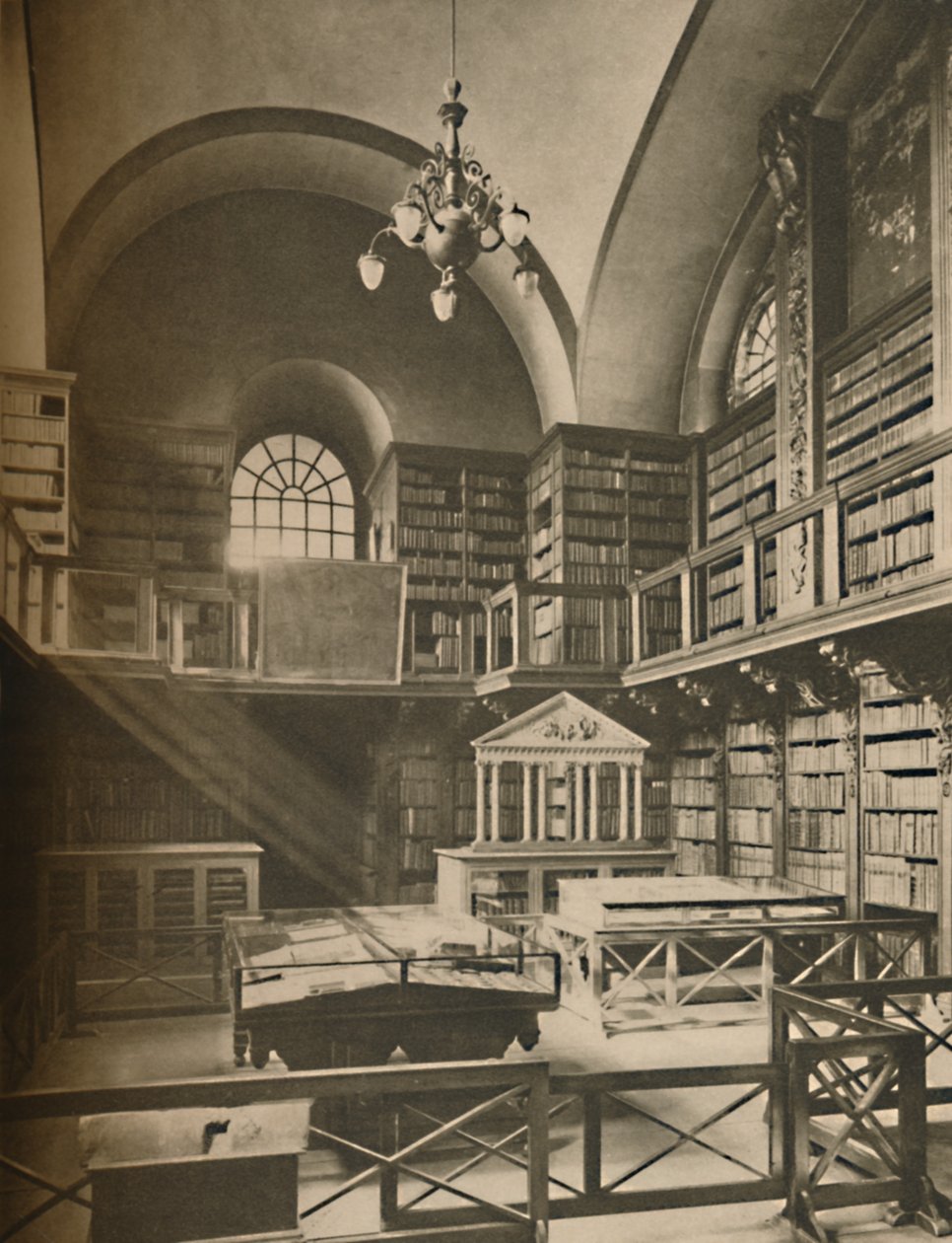 Biblioteca da Catedral de St. Pauls no transepto ocidental, c1935. de Unbekannt