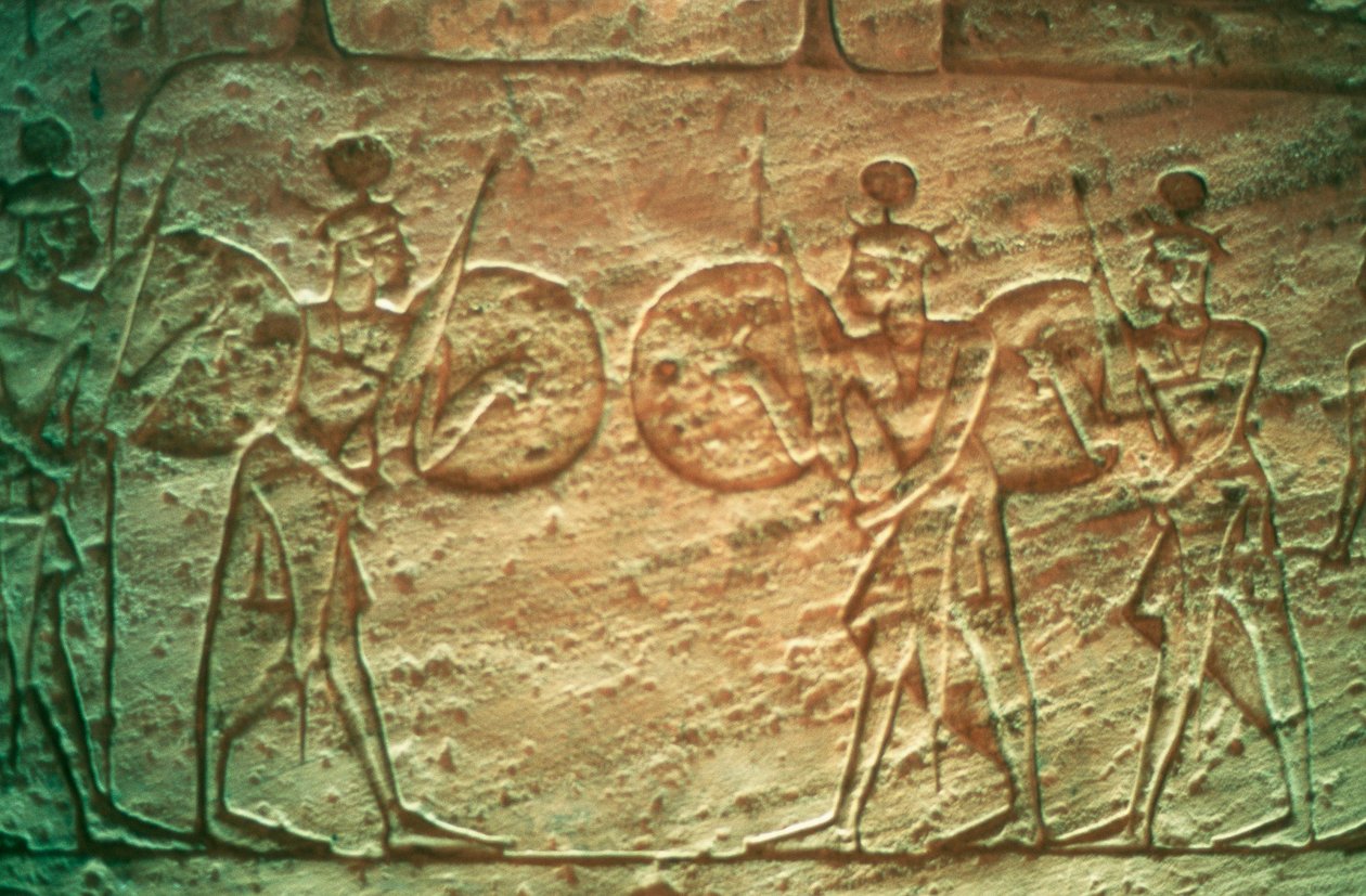 Relevo em calcário mostrando soldados hititas, Templo de Abu Simbel, Egito, séculos 14 a 13 aC de Unbekannt