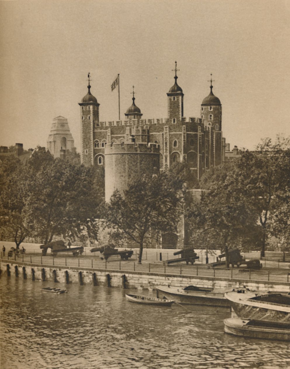Londres Edifícios públicos mais antigos e mais recentes de Tower Bridge, c1935. de Unbekannt