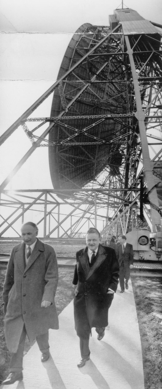 Lord Hailsham e Professor Alfred Lovell no Jodrell Bank, Cheshire, Março de 1960 de Unbekannt