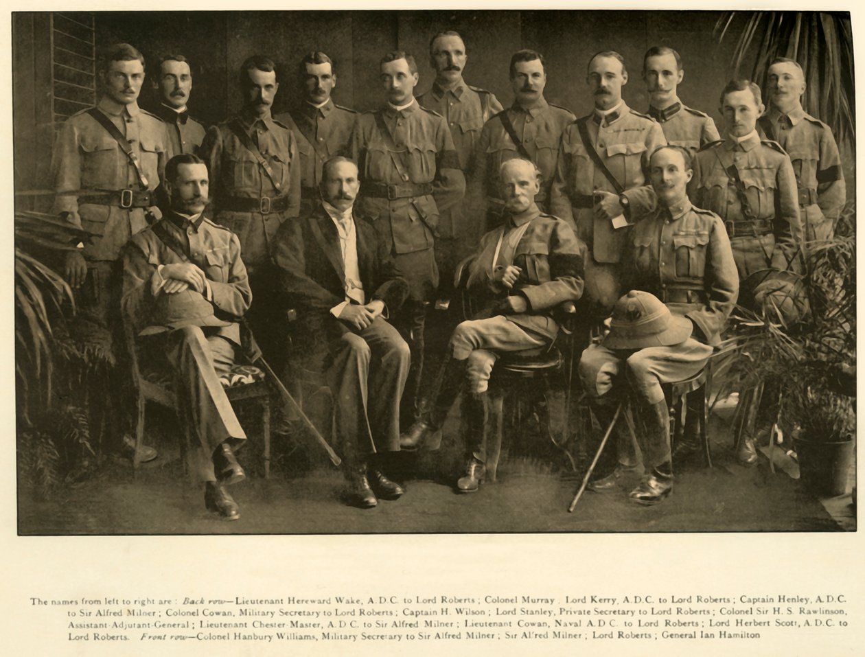 Lord Roberts e Sir Alfred Milner com suas equipes pessoais, 1900, 1901. de Unbekannt