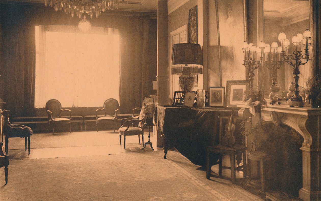 Sala Louis XVI na Embaixada Cubana em Bruxelas, Bélgica, 1927. de Unbekannt