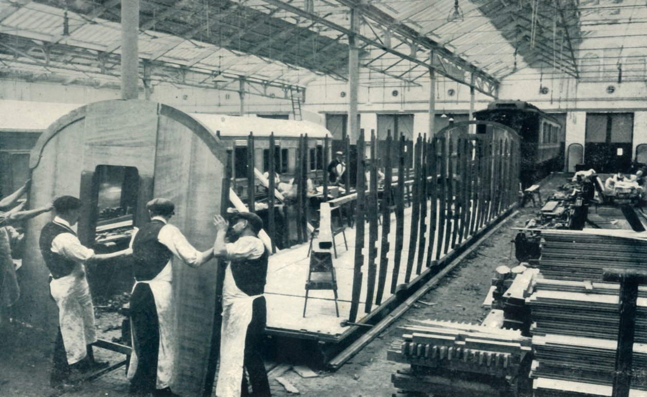 Fazendo um vagão ferroviário, 1922. de Unbekannt