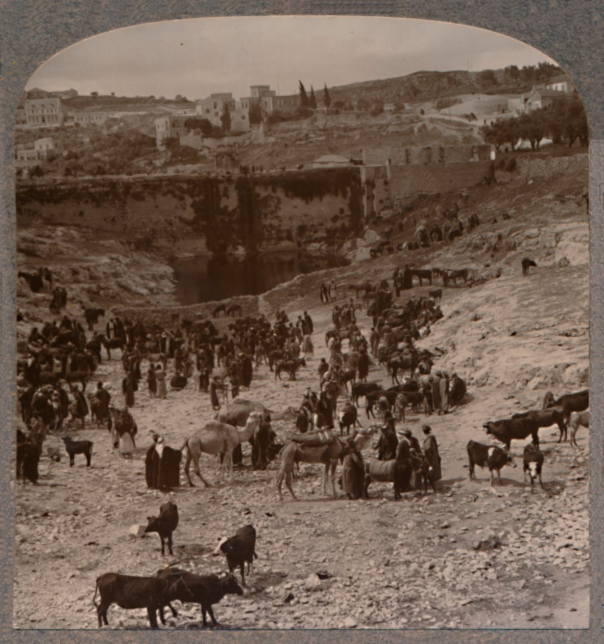 Dia de mercado na piscina de Gihon, c1900 de Unbekannt