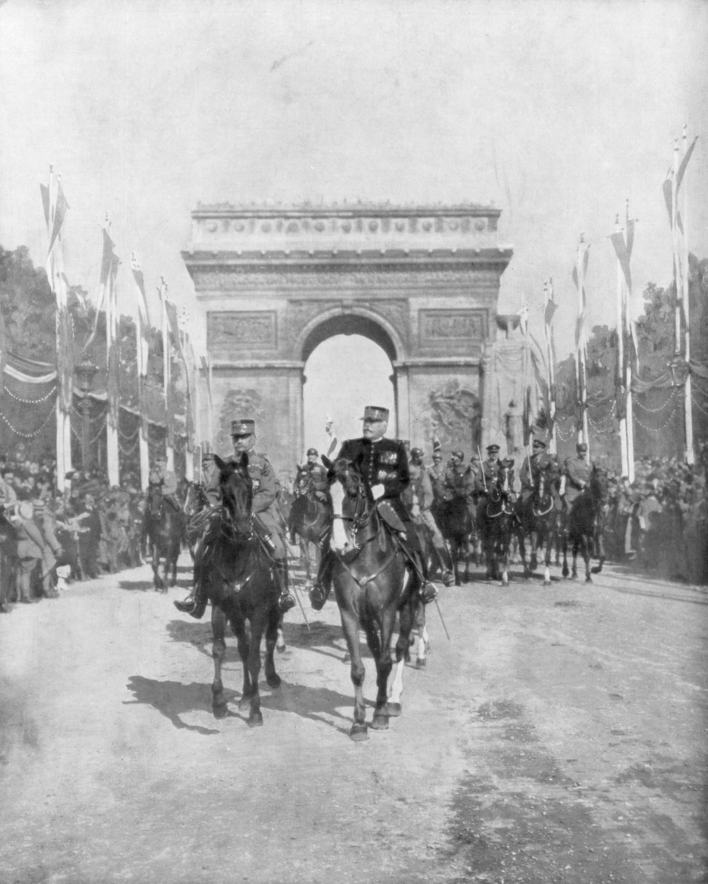 Marechals Foch e Joffre durante o desfile da grande vitória, Paris, França, 14 de julho de 1919 de Unbekannt