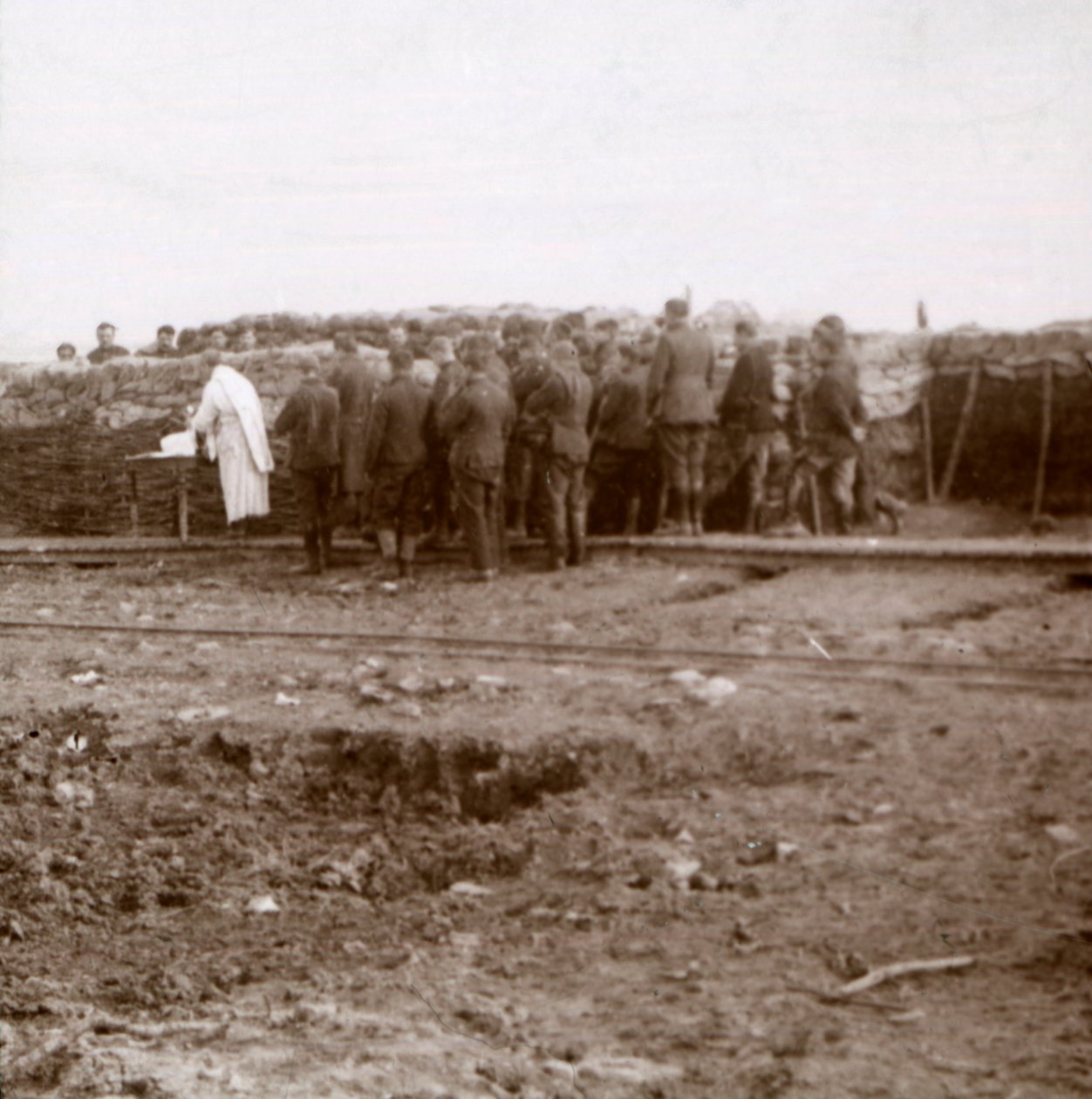 Missa nas trincheiras, Pervijze, Flandres, Bélgica, c1914-c1918 de Unbekannt