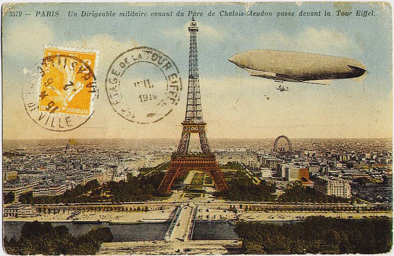 Dirigível militar do parque Chalais-Meudon, voando perto da Torre Eiffel, 1908 de Unbekannt