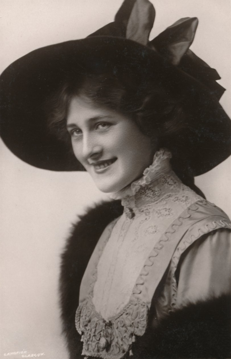Phyllis Dare, 1890-1975, c1930. de Unbekannt