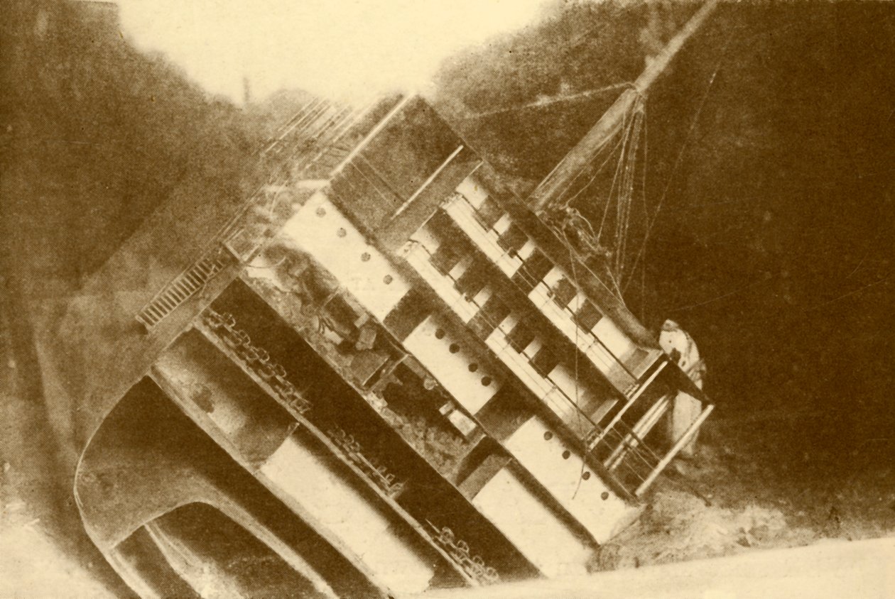 Modelo mostrando o Laurentic como ela estava originalmente, 120 pés abaixo da superfície, c1930. de Unbekannt