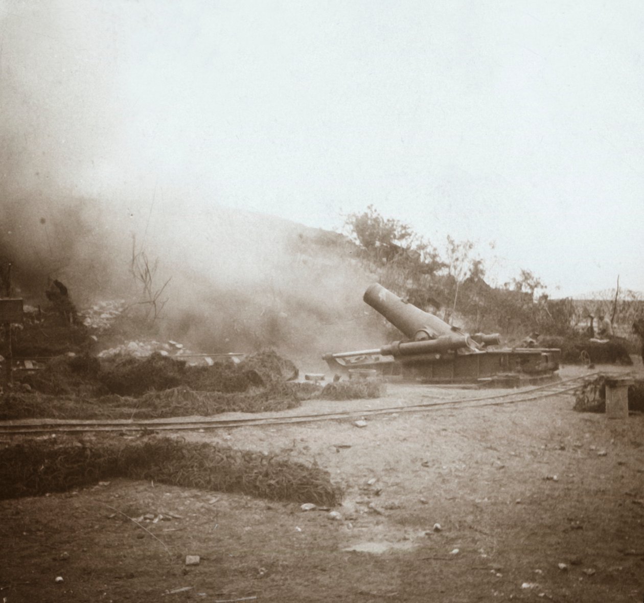 Argamassa em ação, Somme, norte da França, c1914-c1918 de Unbekannt