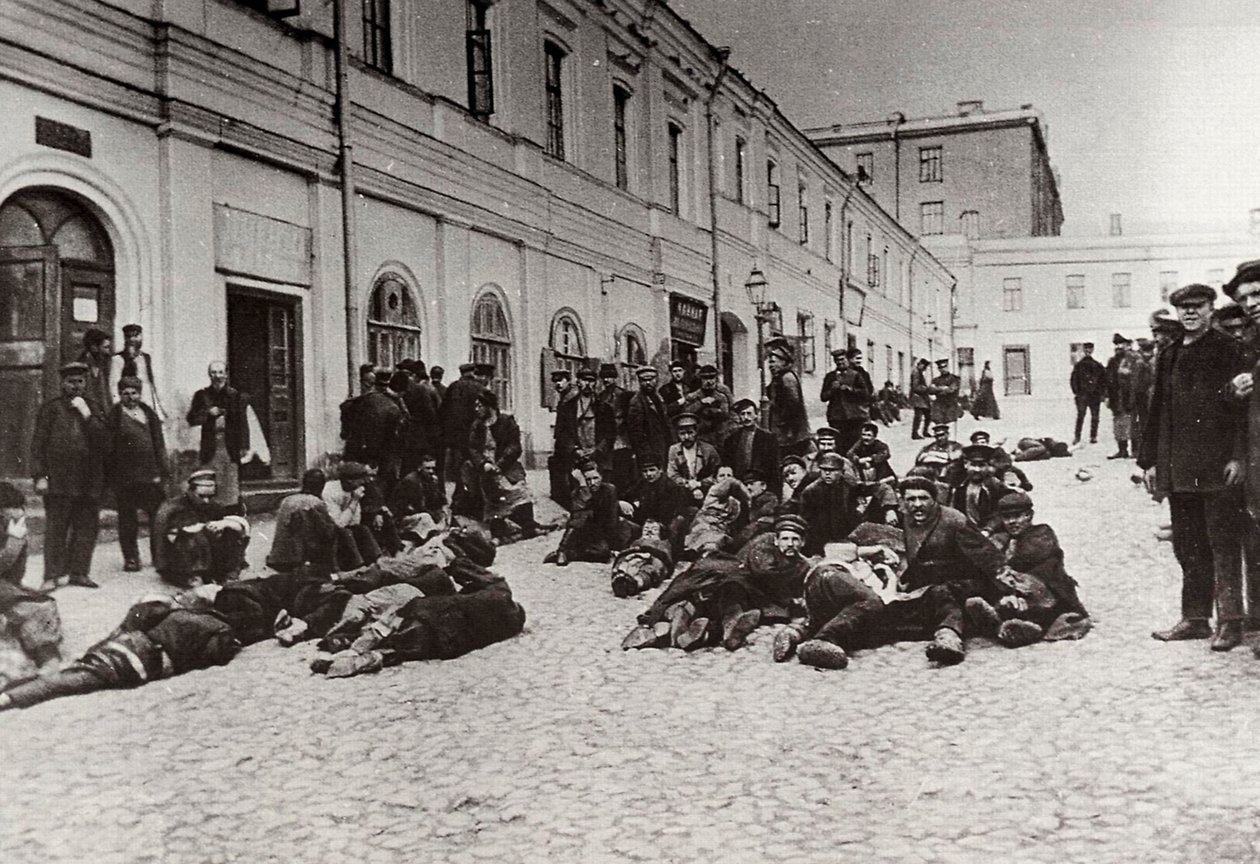 Moradores de abrigo em Moscou, Rússia, c1904 de Unbekannt