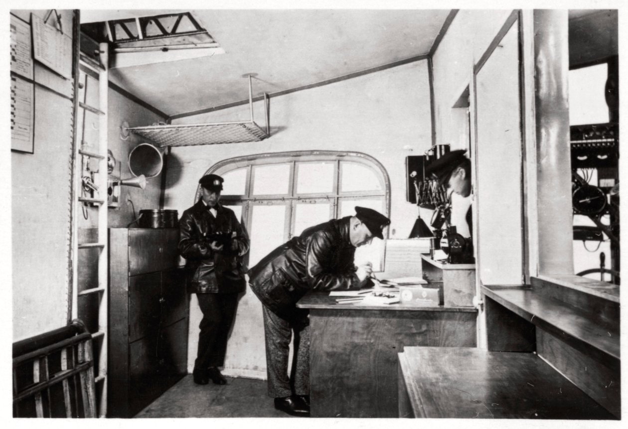 Sala de navegação, Zeppelin LZ 127 Graf Zeppelin, 1933 de Unbekannt