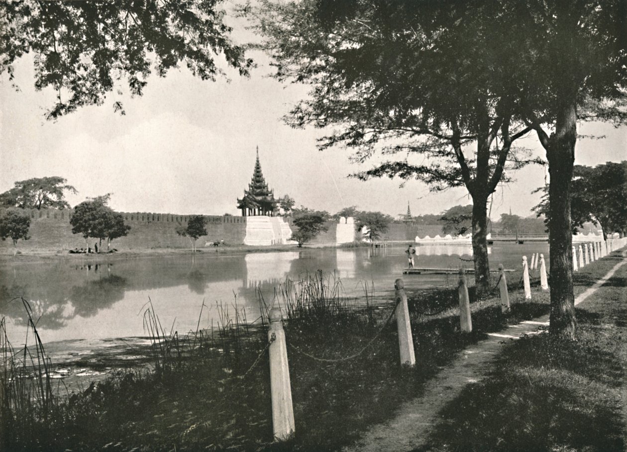 Fosso e parede norte, Mandalay, 1900. de Unbekannt
