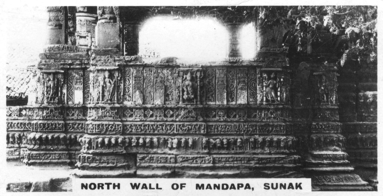 Parede norte de Mandapa, Sunak, Índia, c1925 de Unbekannt