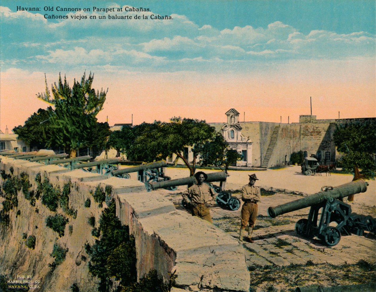 Canhões velhos em um parapeito na fortaleza de La Cabana, Havana, Cuba, c1920 de Unbekannt