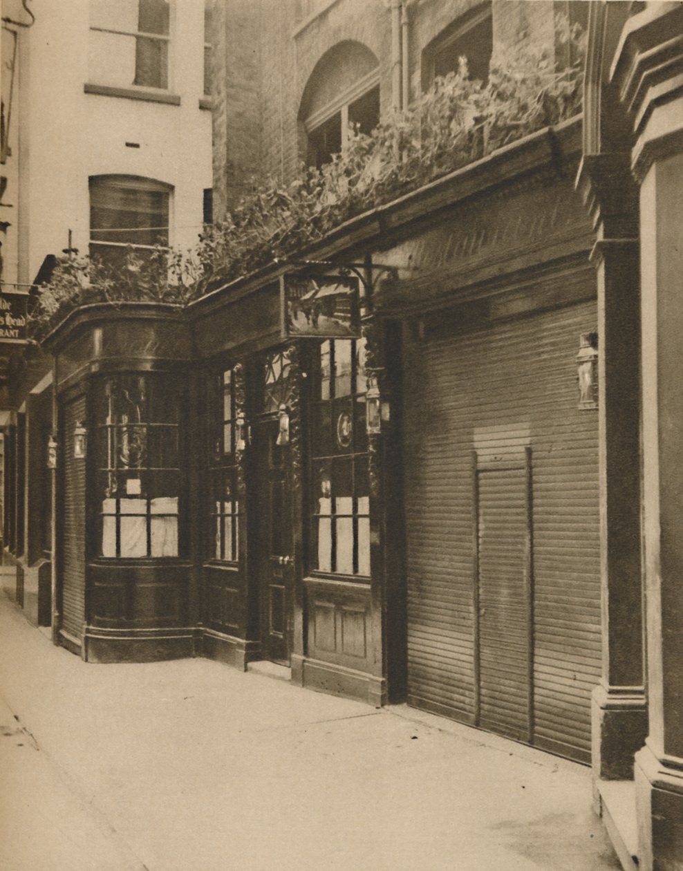 Olde Dr. Butlers Head, fundada em Masons Avenue em 1616, c1935. de Unbekannt