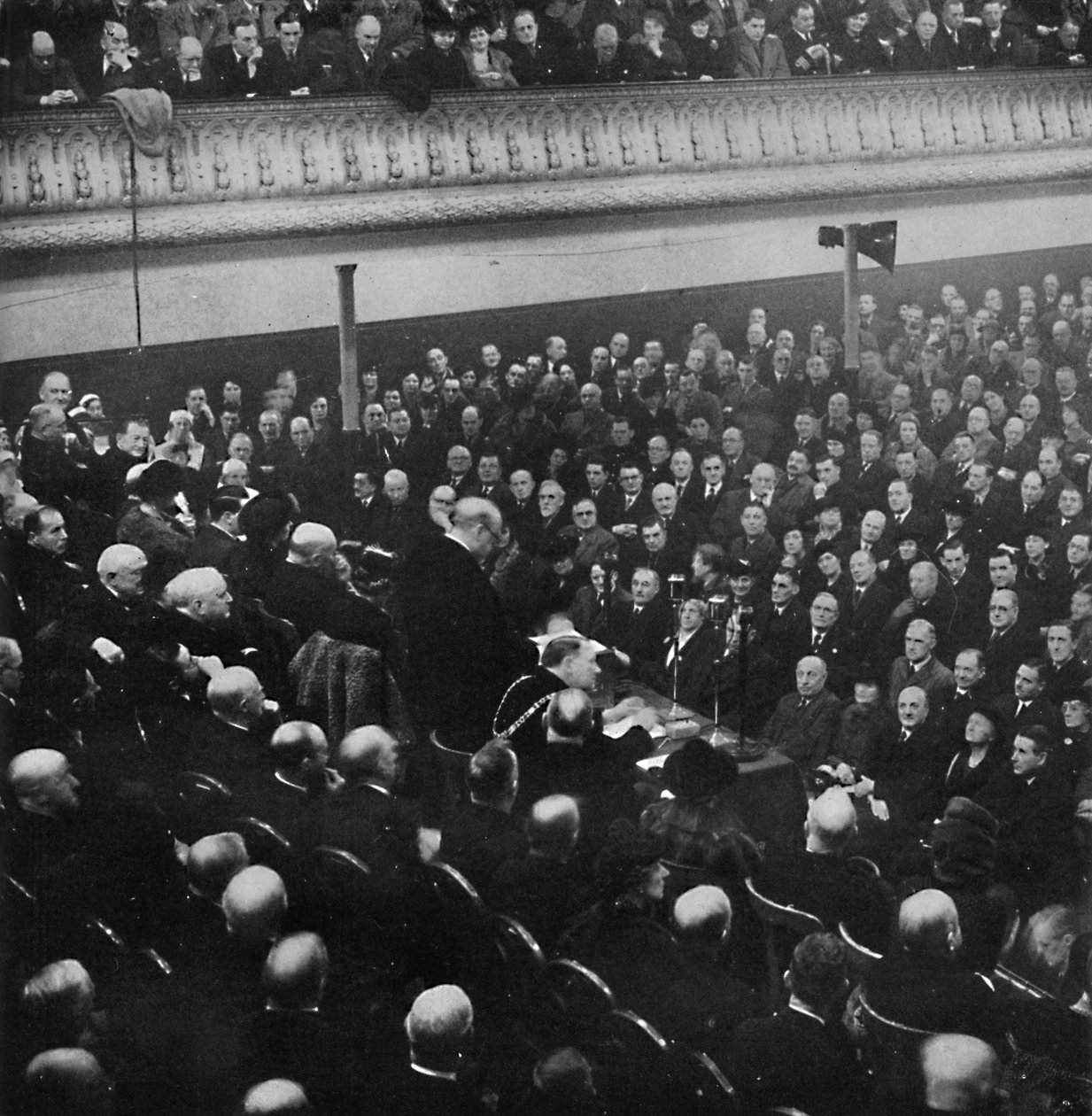 Em 27 de janeiro, o Sr. Churchill dirigiu-se a uma audiência no Free Trade Hall, Manchester, 1913, 1945 de Unbekannt