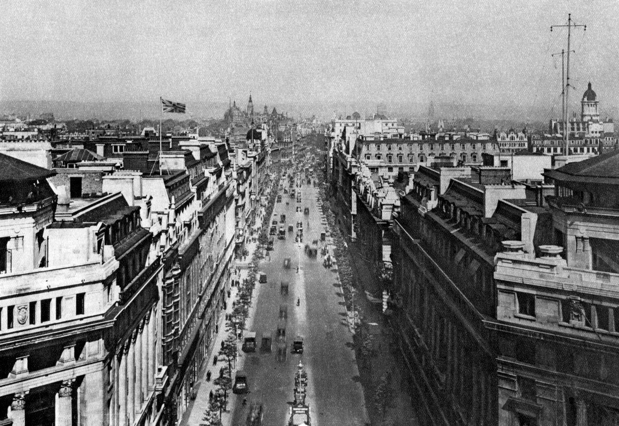 No telhado da Bush House, olhando de Kingsway para as alturas do norte, Londres, 1926-1927. de Unbekannt
