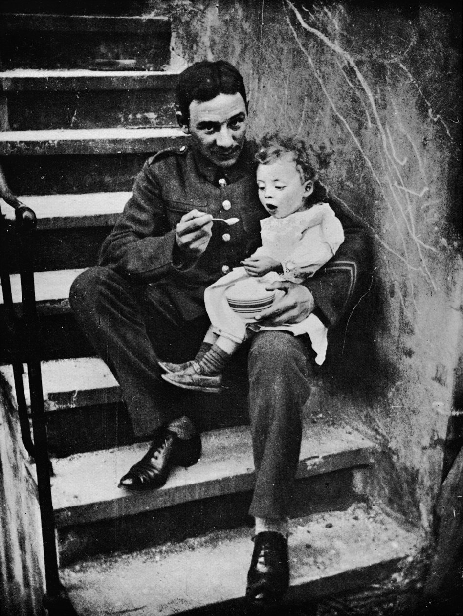 Um dos novos exércitos se tornando útil em seu boleto, 1915 de Unbekannt