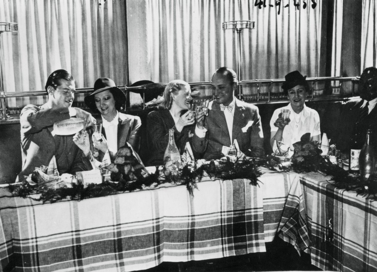 Abertura de um restaurante por cantores franceses populares, Paris, setembro de 1941 de Unbekannt