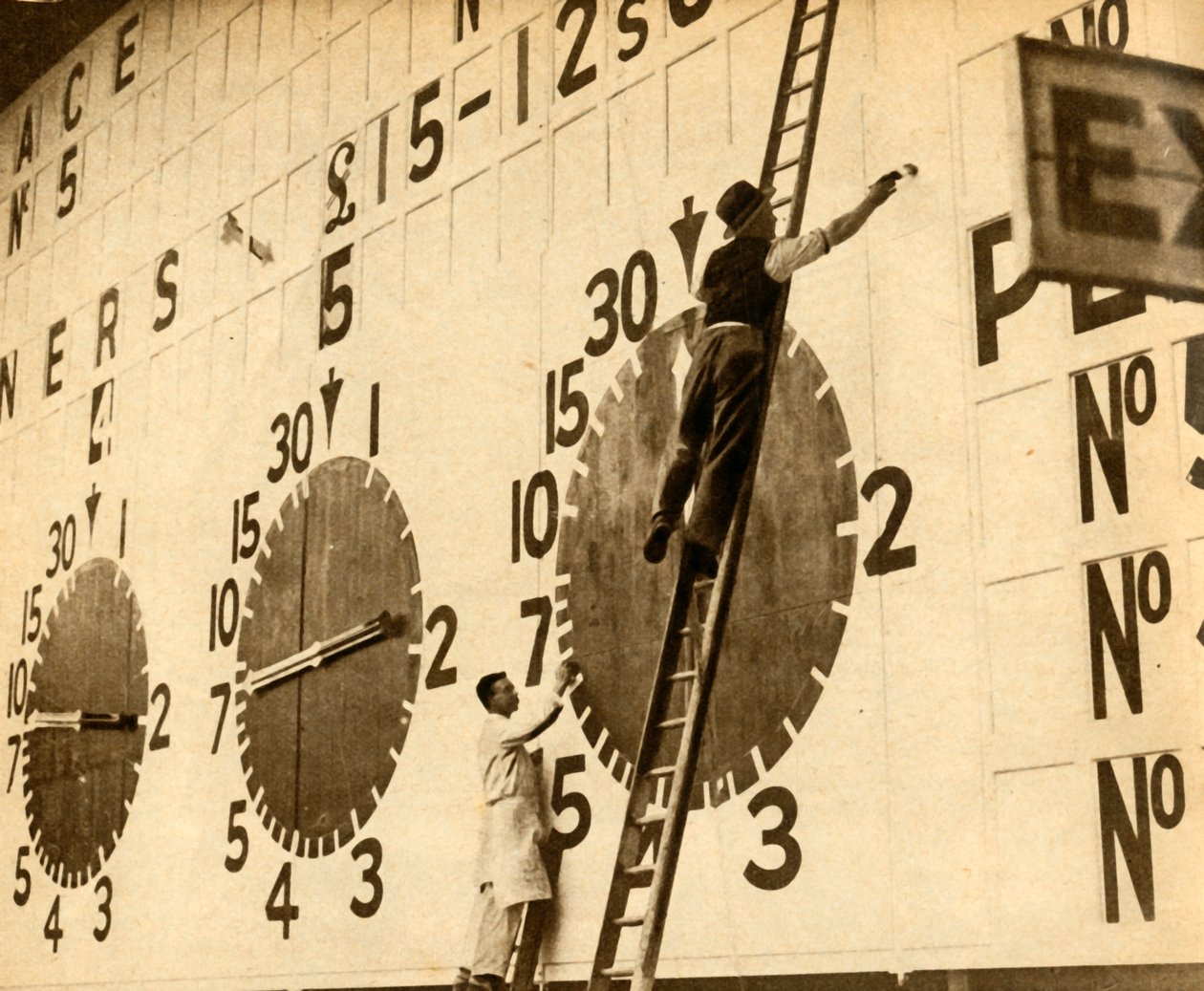 Pintores trabalhando no tote White City, Londres ocidental, 1932, 1933. de Unbekannt