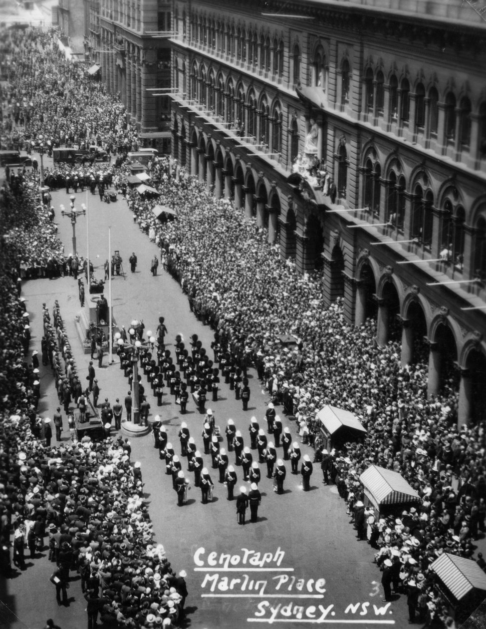Desfile no Cenotaph, Martin Place, Sydney, Nova Gales do Sul, 1945 ou 1946 de Unbekannt