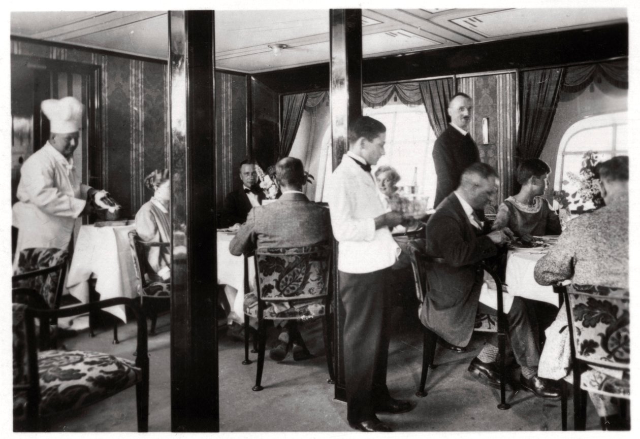 Sala de jantar para passageiros, Zeppelin LZ 127 Graf Zeppelin, 1933 de Unbekannt