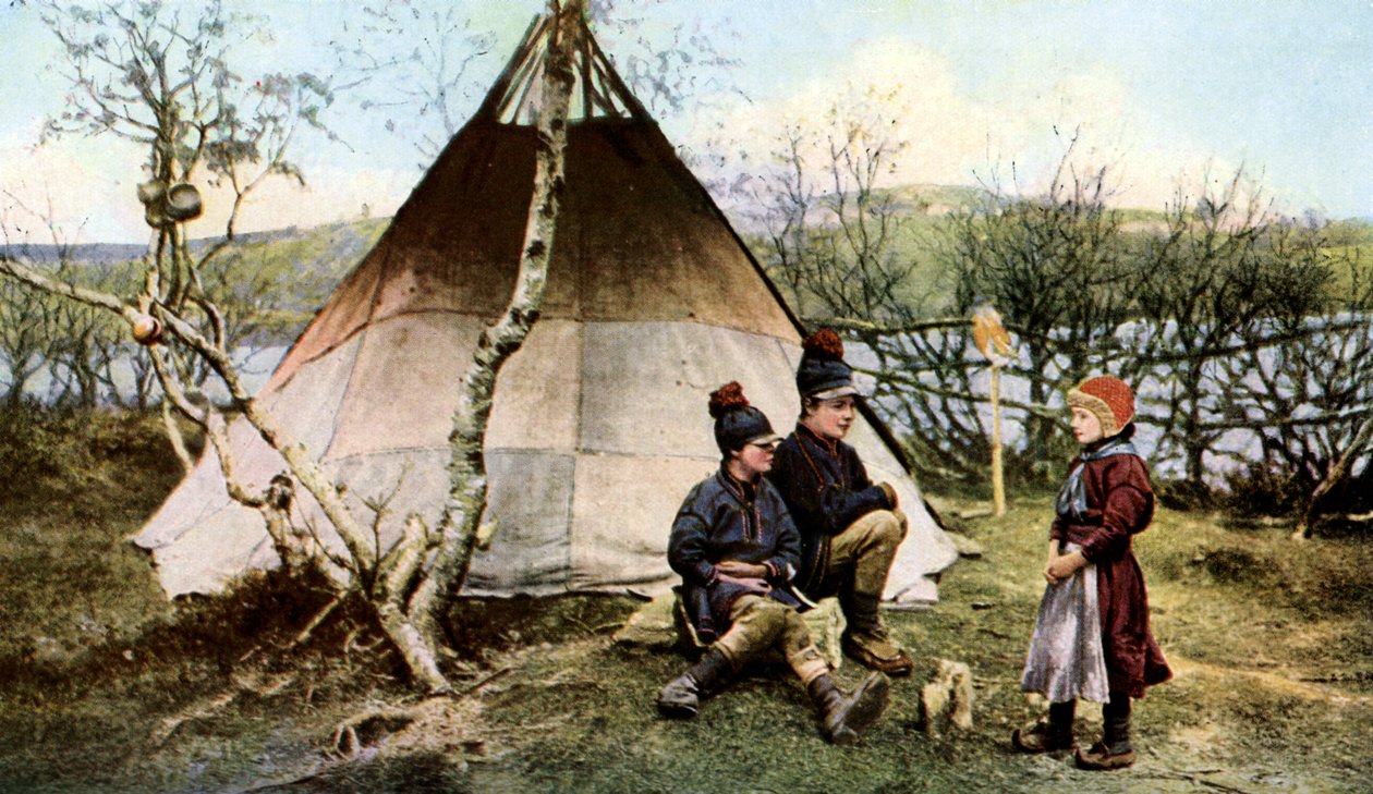 Pessoas com uma tenda tradicional, Lapônia, Suécia, c1923 de Unbekannt