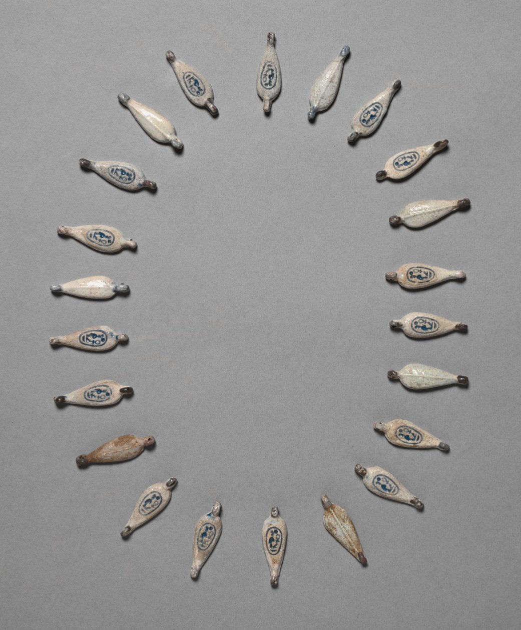 Contas em forma de pétala, c. 1391-1353 aC. de Unbekannt