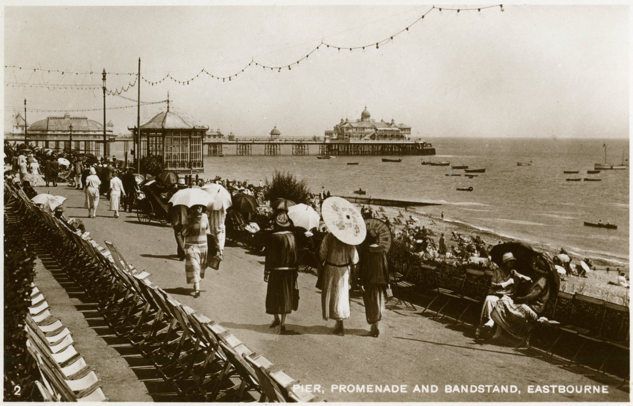 Cais, passeio e coreto, Eastbourne, Sussex, c1920s de Unbekannt