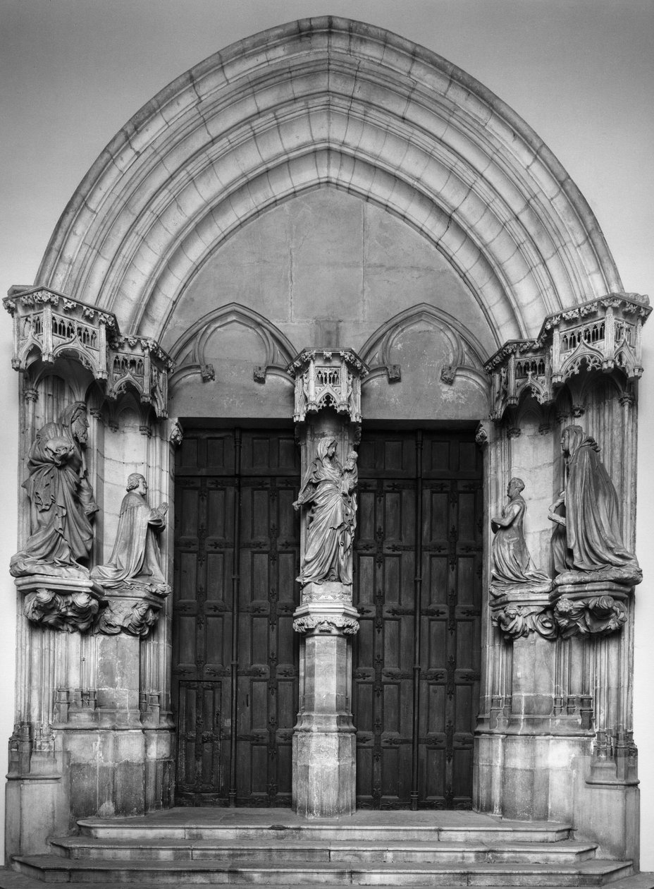 Portal da capela da Chartreuse de Champmol. Dijon do século XIV (Cote d