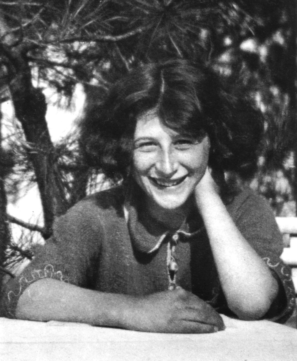 Retrato de Simone Weil (foto a p/b) de Unbekannt