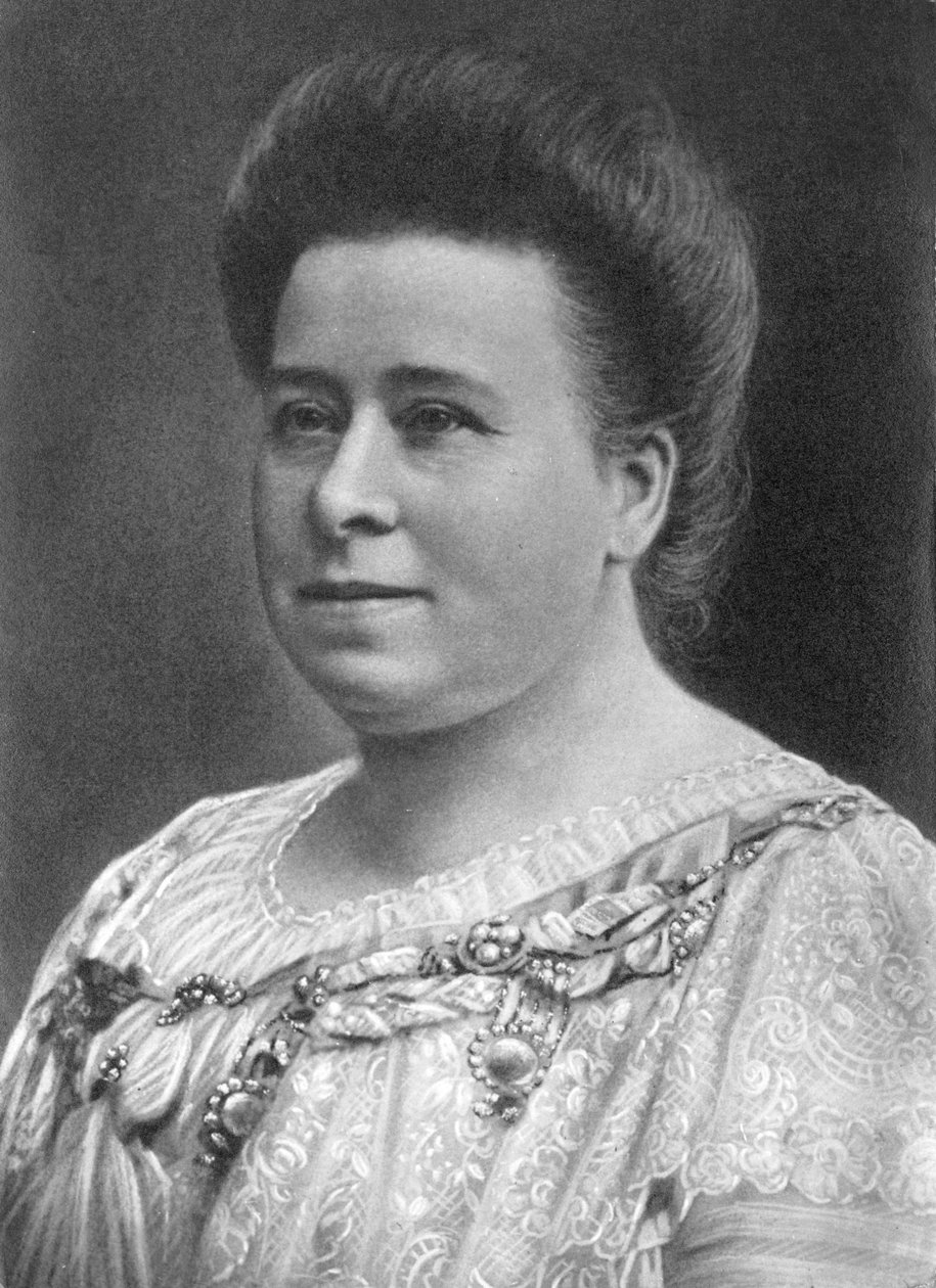 Retrato de mulher possivelmente avó de Walter Nurnberg, Alemanha 1910 FOTOGRAFIAS NURNBERG: 12x17cm, retrato de estúdio retocado de mulher possivelmente avó de Nurnberg C1910 Fotografia de Walter Nurnberg (1907-1991) que transformou fotografia industrial de Unbekannt